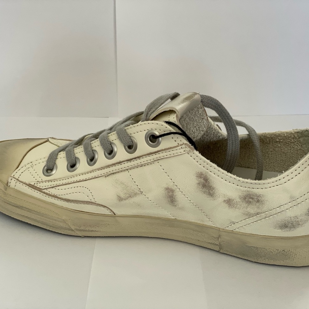 Golden Goose Distressed Sneakers with Black Star (V-Star 2) - Picture 2 of 8